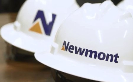 Newmont posts US$2.5B loss, seeks extra $500M synergies