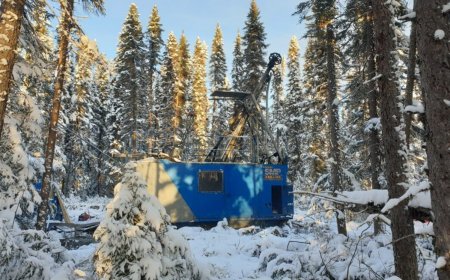 Moneta pivots at Tower