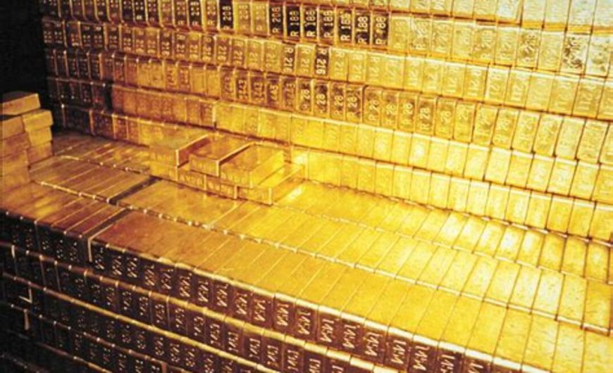 Gold edges to $2000/oz and banks hold their breath